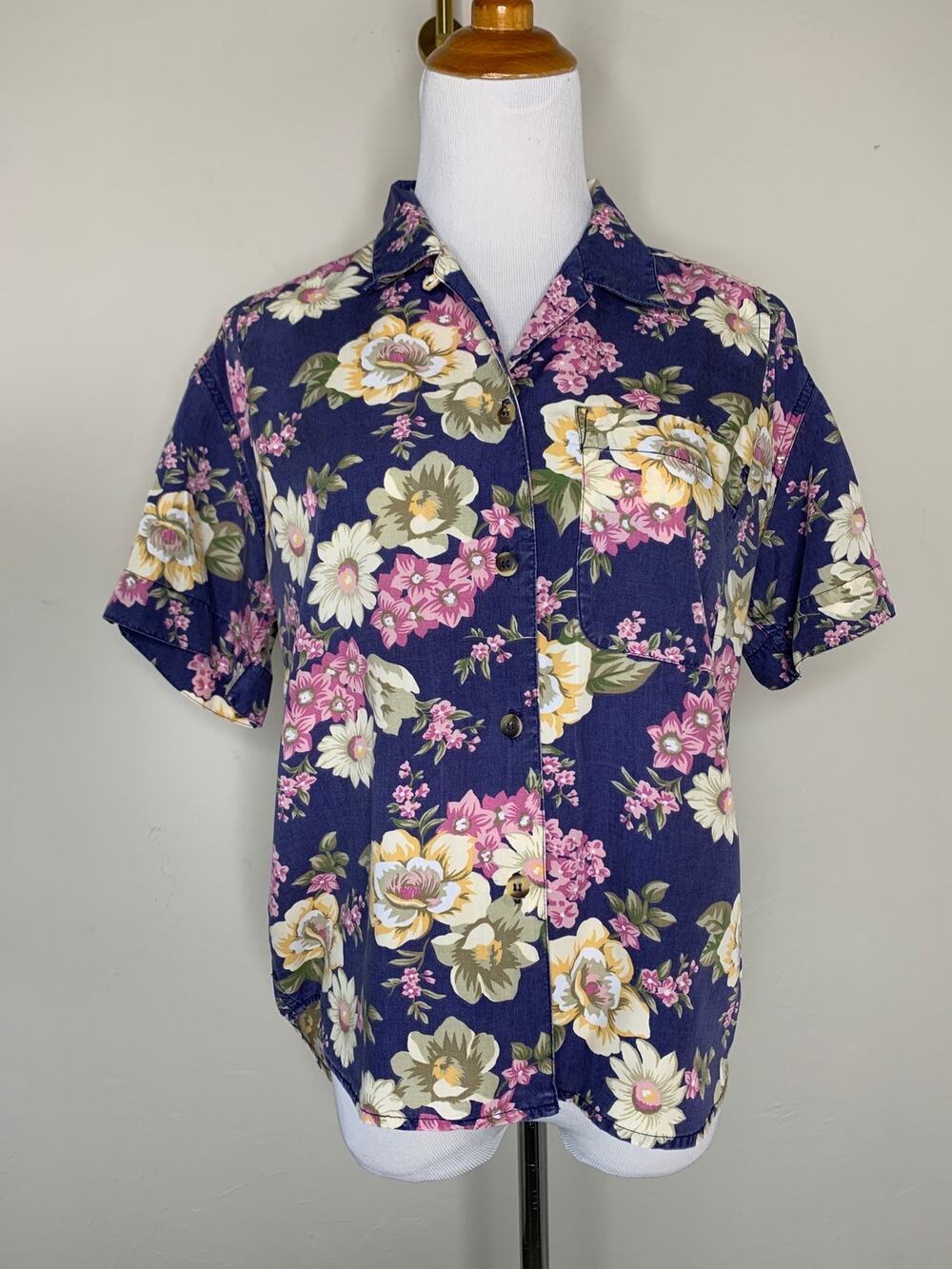 LIz Sport Blue Floral Hawaiian Style Shirt Sz Small Petite